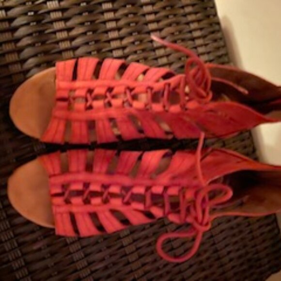 Cobb Hill Sandles - Picture 2 of 3